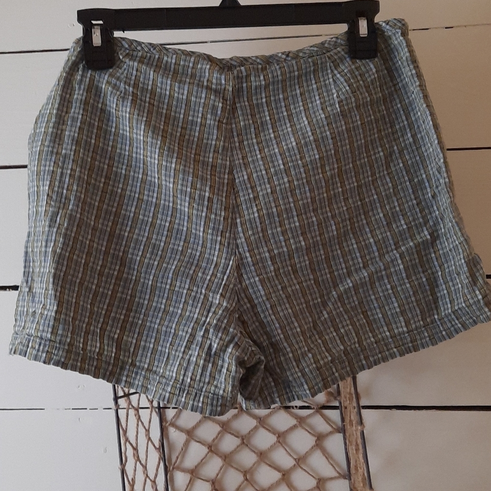 Shorts - Picture 2 of 4